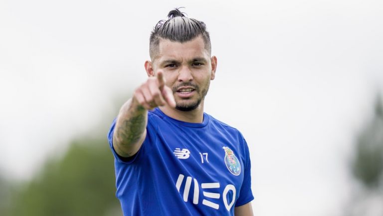 Tecatito Corona durante un entrenamiento con Porto