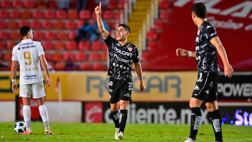 Zendejas en festejo ante Pumas 