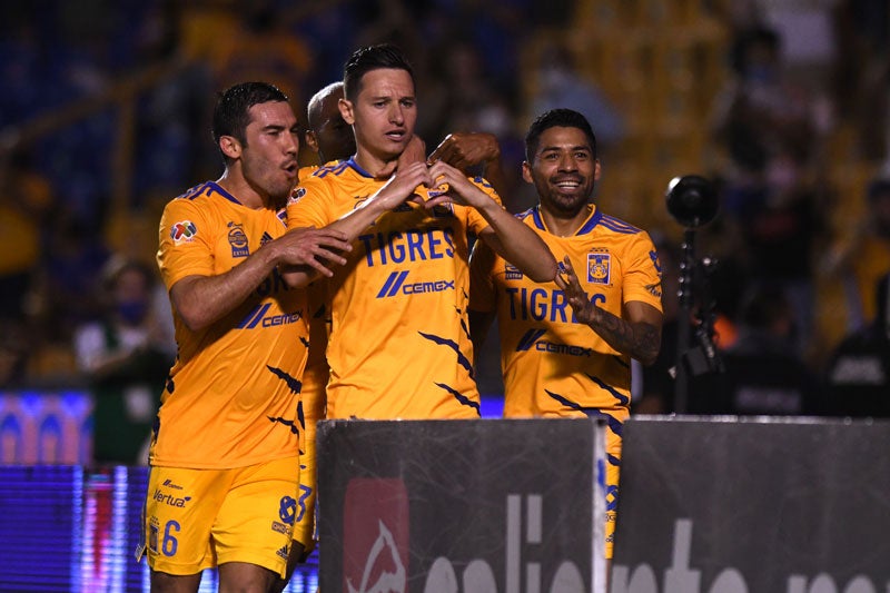 Los jugadores de Tigres celebrando un gol