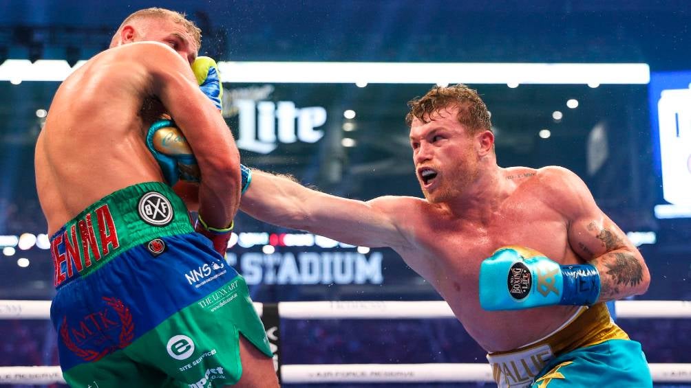 Canelo durante una pelea