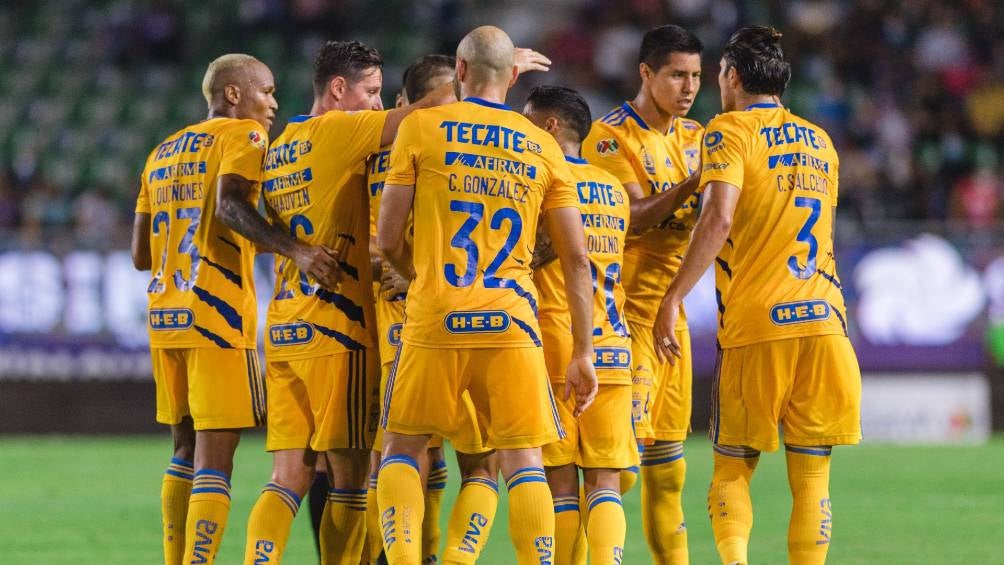 Los jugadores de Tigres festejando el segundo gol