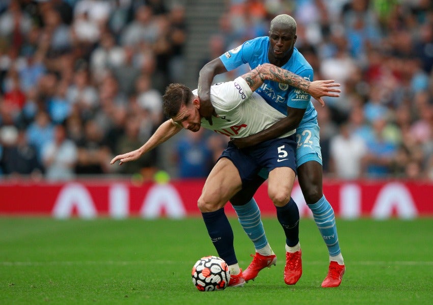 Benjamin Mendy en un partido del Manchester City