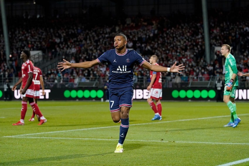 Mbappé tras anotar un gol a favor del PSG