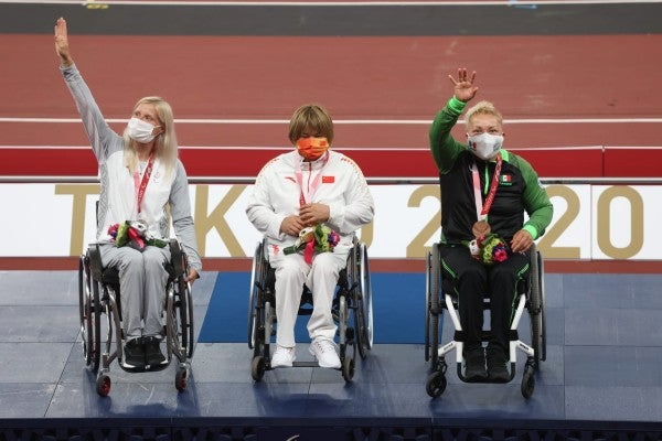 Diana Dadzite (Plata), Feixia Dong (Oro) y Rosa María Guerrero (Bronce)