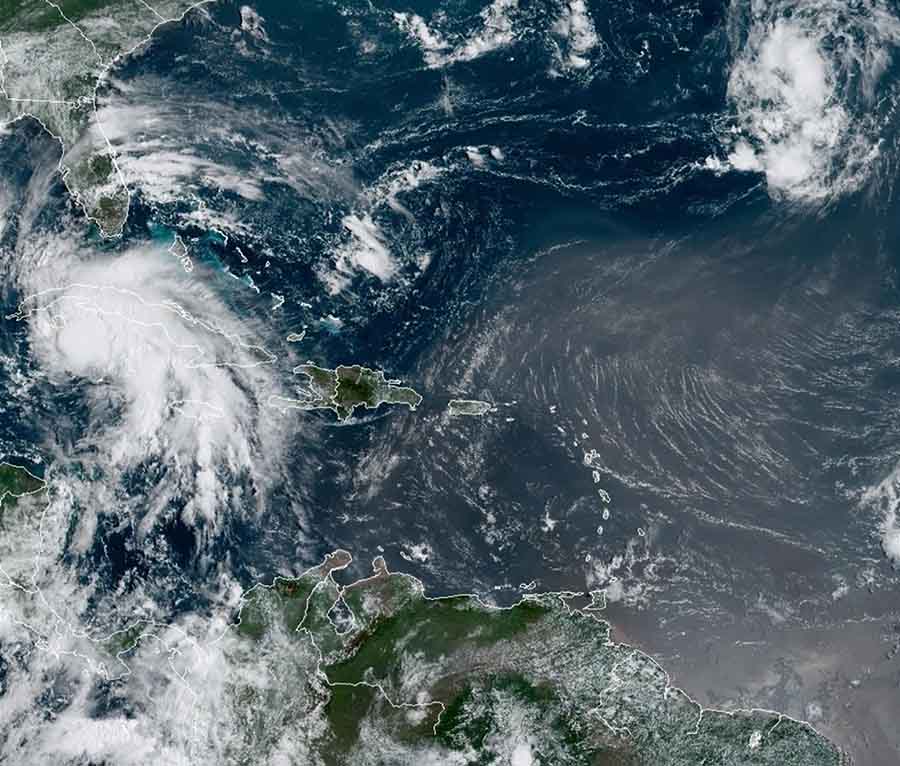 El huracán en su llegada a EE.UU. tras pasar Cuba