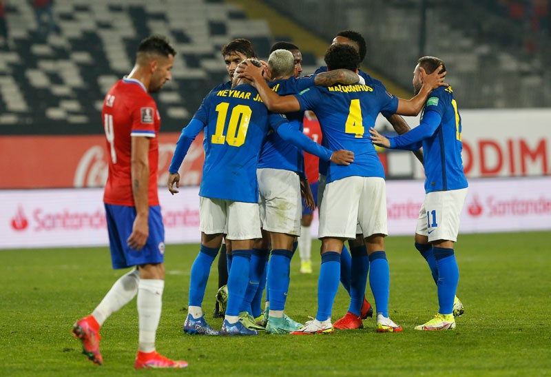 Los jugadores brasileños celebrando el gol