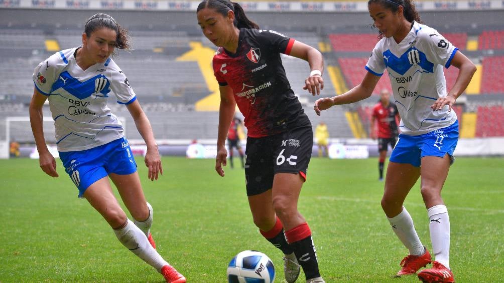 Zellyka Arce durante un partido