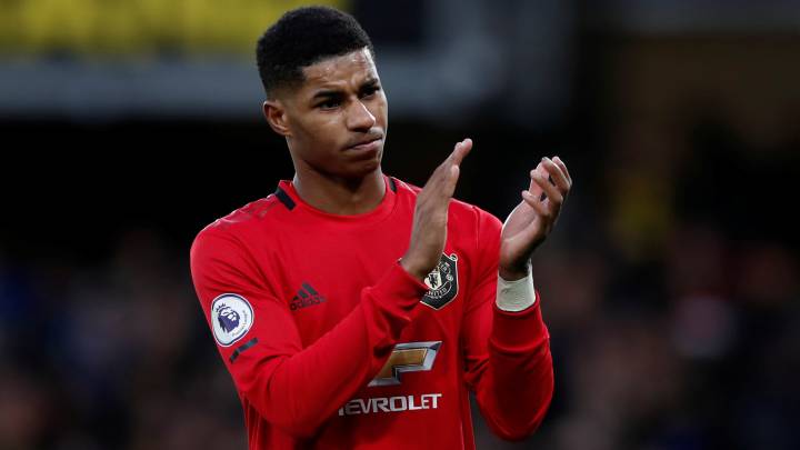 Marcus Rashford aplaude en un juego