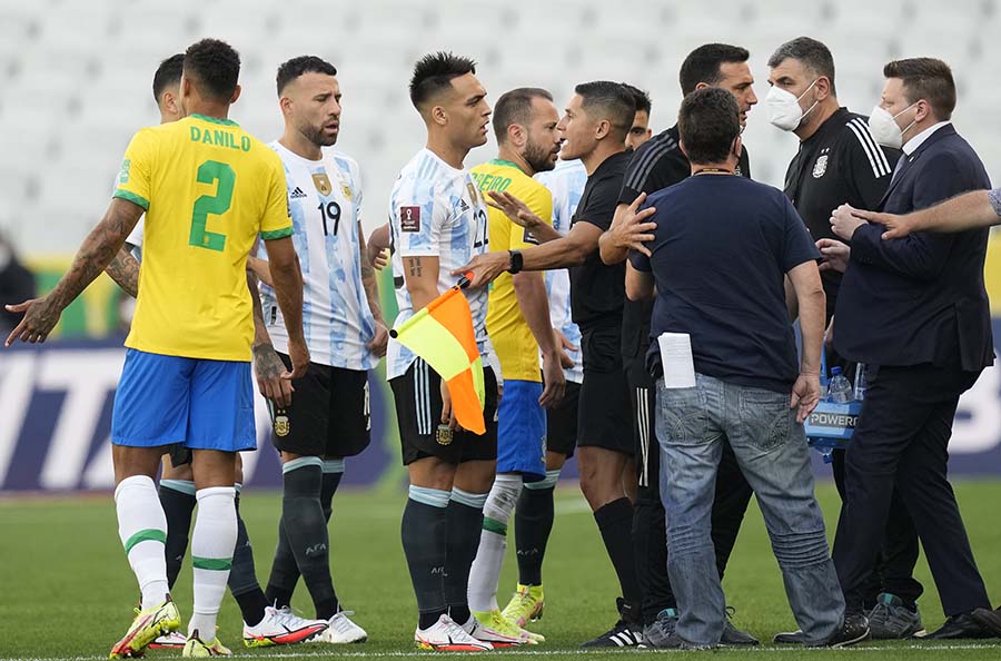 Discusión entre autoridades sanitarias de Brasil y jugadores argentinos