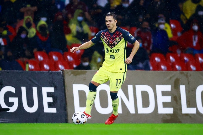 Sebastián Córdova en un partido del América