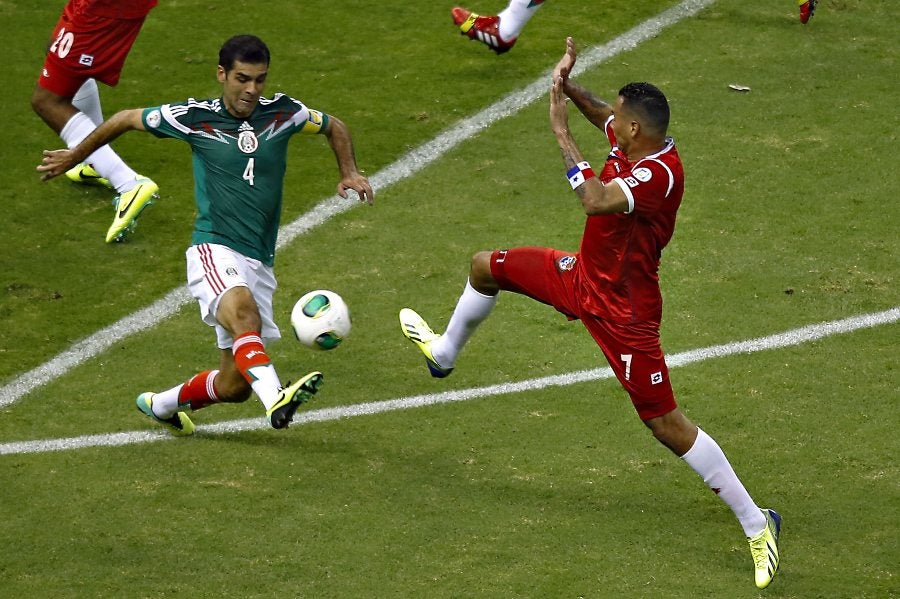 Blas Pérez durante un México vs Panamá en el Azteca