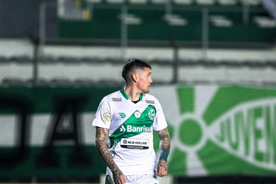 Nico Castillo durante un partido con el Juventude