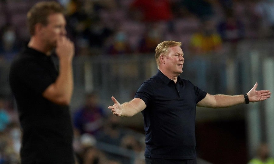 Ronald Koeman se lamenta frente a Julian Nagelsmann