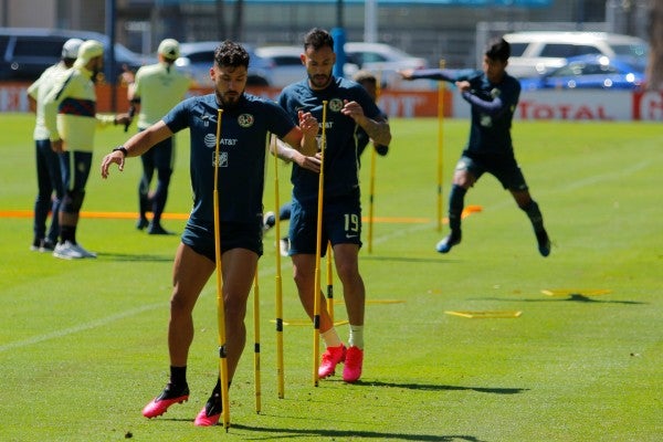 Valdez y Aguilera entrenan en Coapa