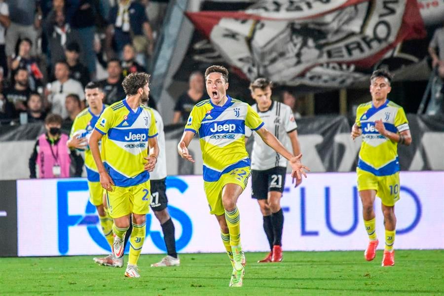 Federico Chiesa celebra un gol ante el Spezia