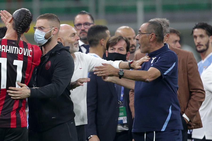 El técnico italiano protesta durante el juego