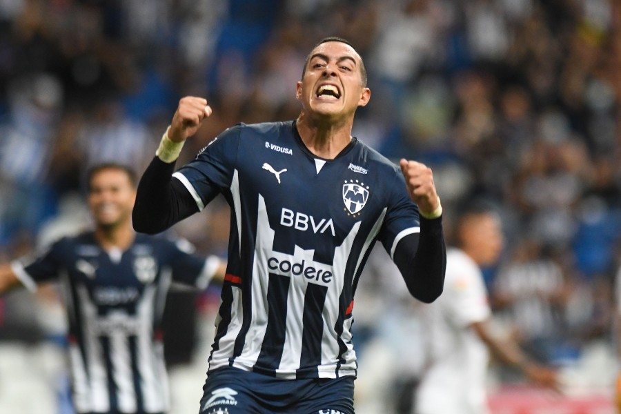 Rogelio Funes Mori celebrando un gol con Rayados