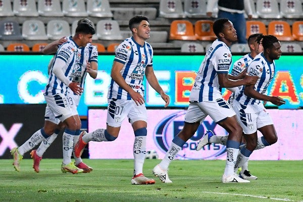 Pachuca celebra anotación frente a Necaxa