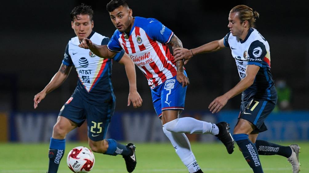 Alexis Vega y Córdova en un Clásico Nacional