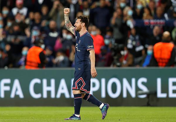Lionel Messi en festejo con PSG