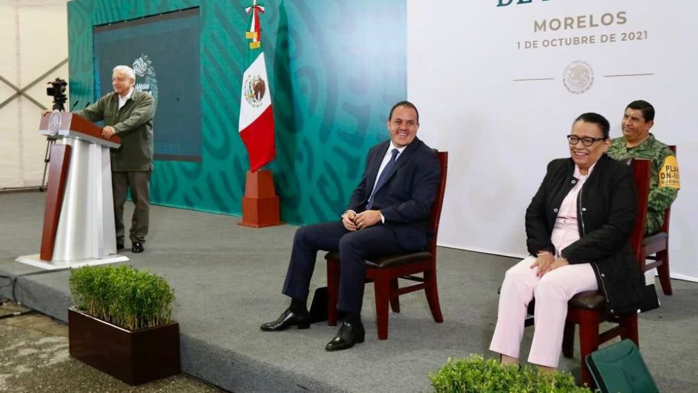 Cuauhtémoc Blanco junto a AMLO