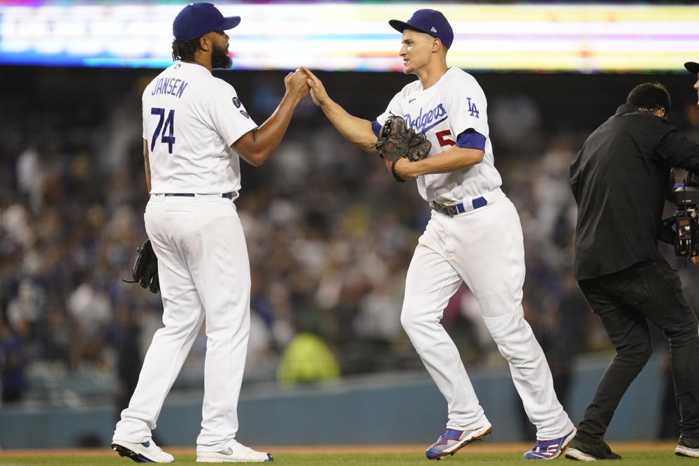 Acciones entre los Dodgers y los Cerveceros de Milwaukee.