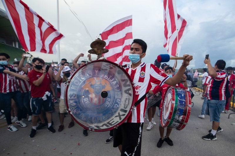 Afición de Chivas en el Akron