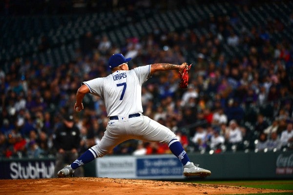 Julio Urías durante partido con los Dodgers