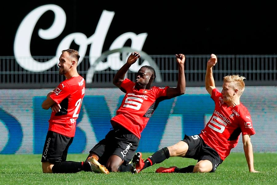Jugadores del Rennes celebrando un gol