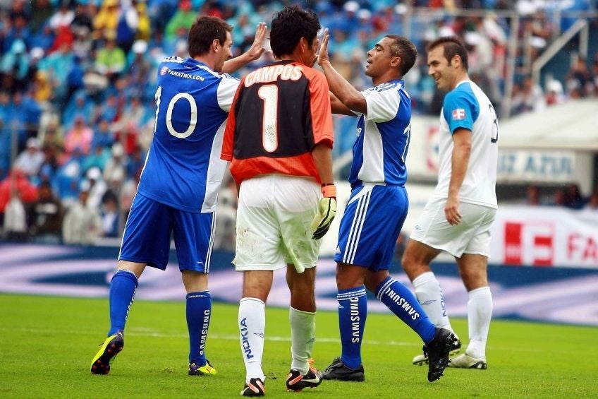 Messi, Campos y Romario en un partido amistoso en el E. de la CD