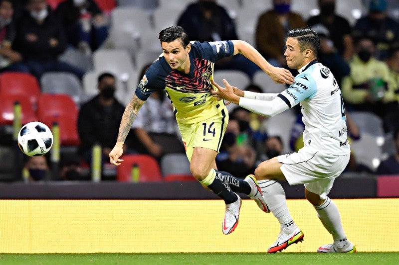 Nicolás Benedetti durante un partido con América