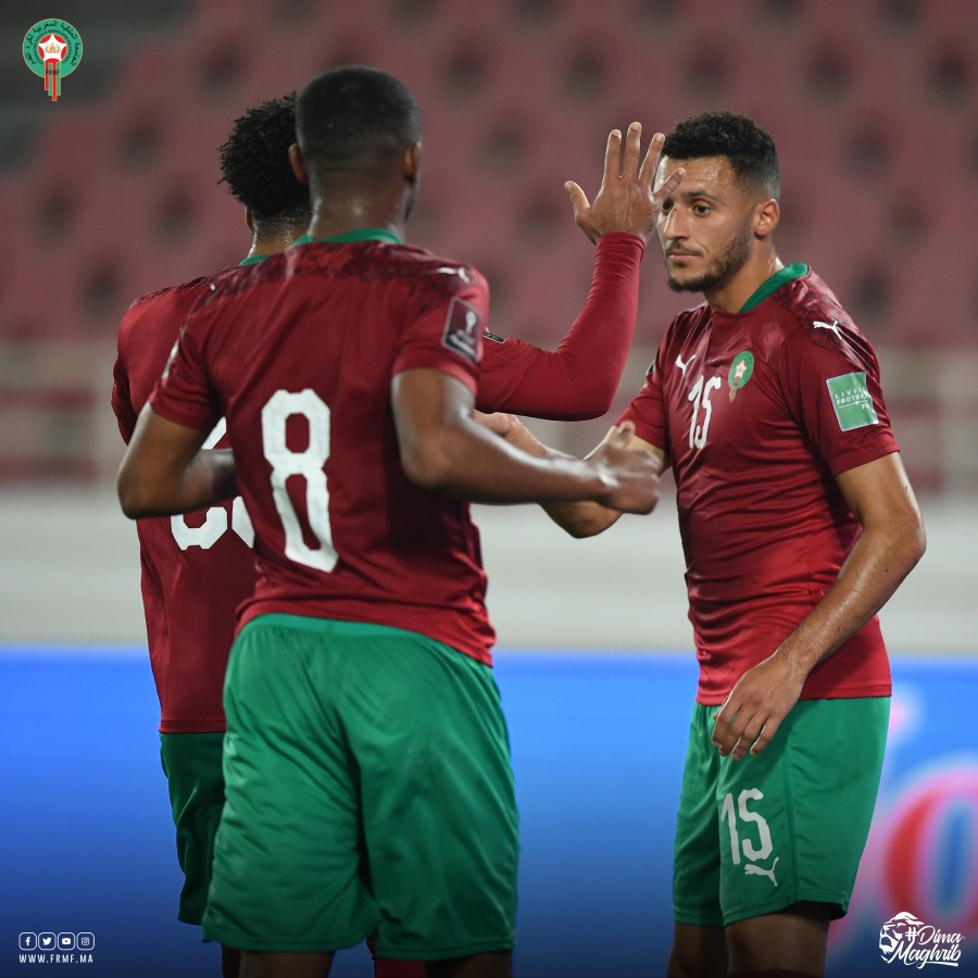 Jugadores de Marruecos celebran un gol