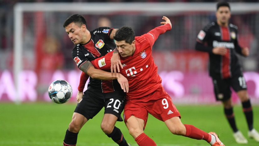 Lewandowski en un duelo entre Bayern Munich y Leverkusen