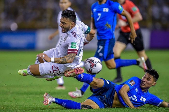 Alexis Vega en acción ante El Salvador