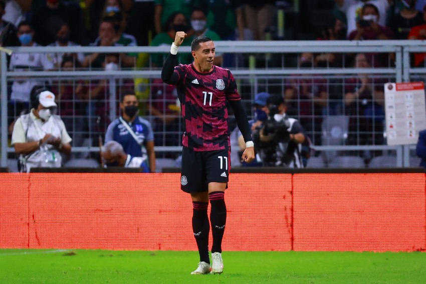 Funes Mori tras anotar gol con la Selección Mexicana