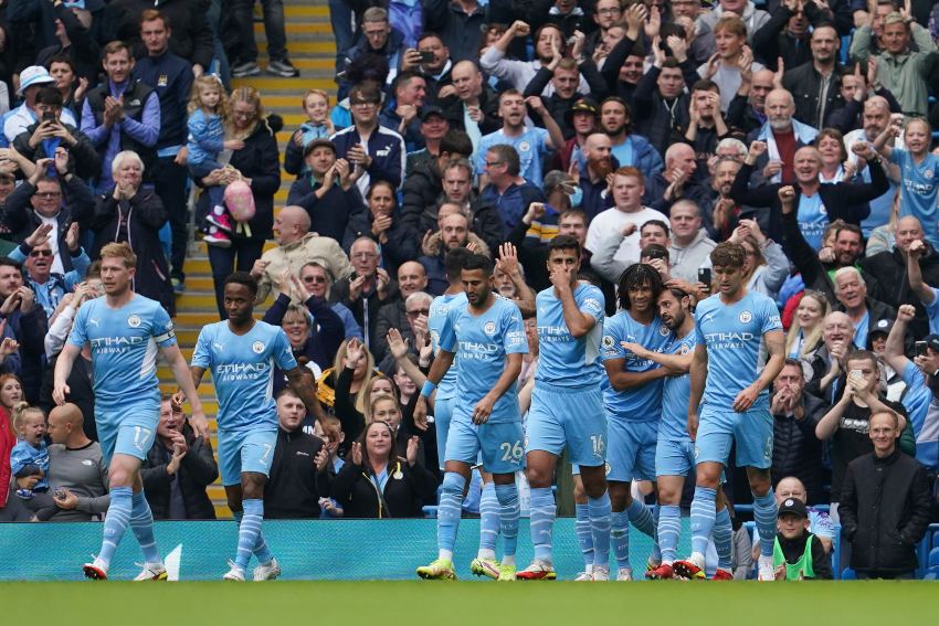 Jugadores del Manchester City celebrando un gol