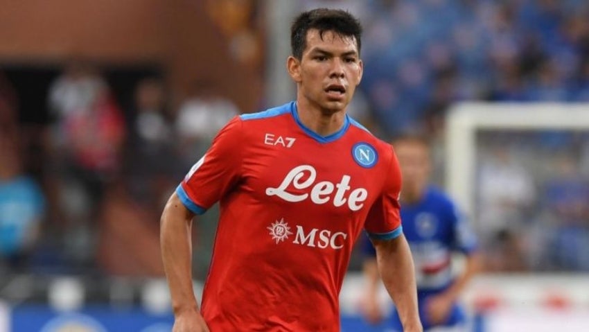 Hirving Lozano en un juego del Napoli