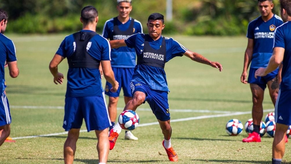 Araujo en un entrenamiento con el Galaxy