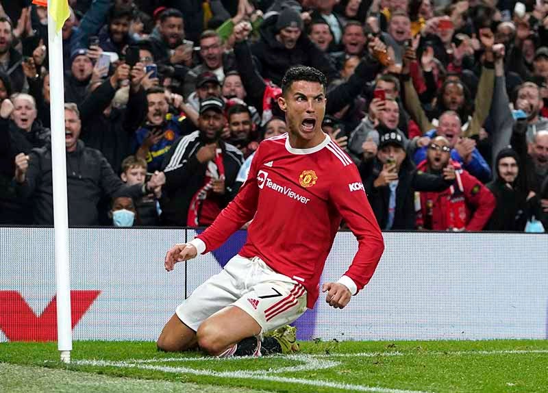 Cristiano Ronaldo festeja un gol con el Manchester United  