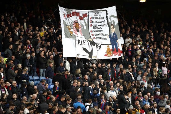 Afición del Crystal Palace durante partido frente al Newcastle