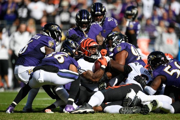 Ravens en acción frente a Bengals