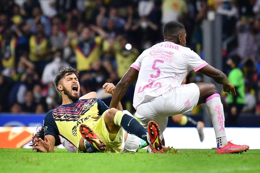 Bruno Valdez en lamento durante un partido de América