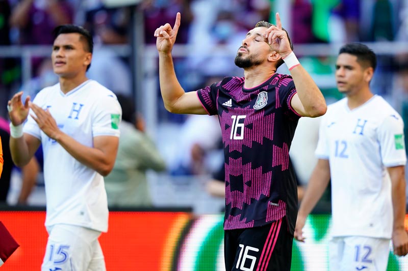 HH celebrando un gol durante un partido con selección