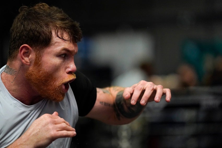 Canelo Álvarez en un entrenamiento