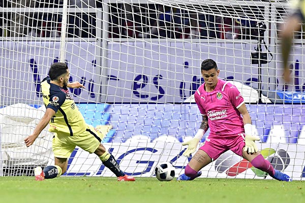 El delantero en el Clásico ante Chivas