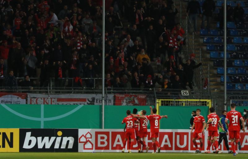 Jugadores del Unión Berlín en festejo de gol