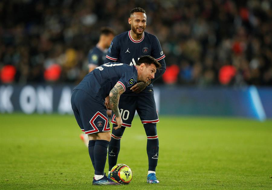 Messi y Neymar en victoria del PSG