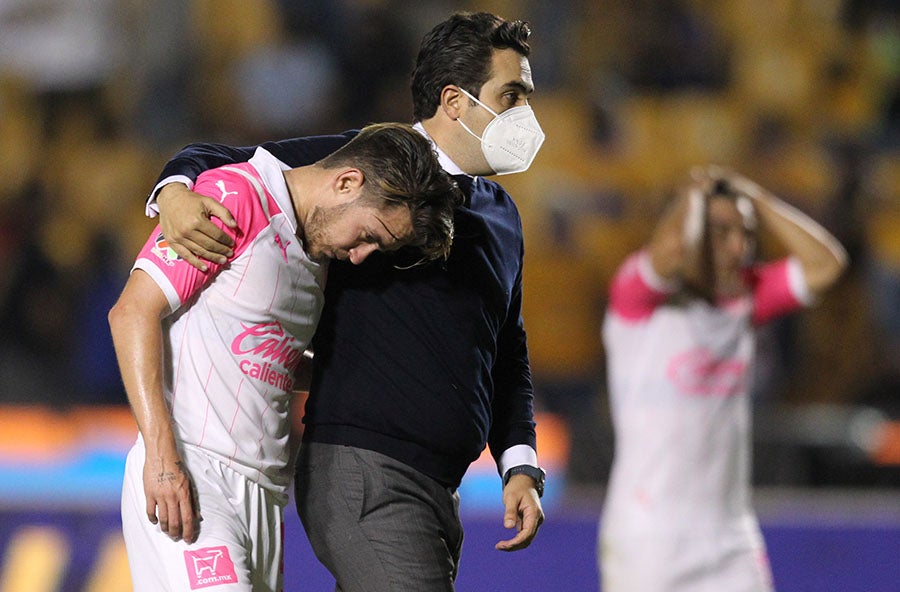 Leaño sale con Angulo del Volcán