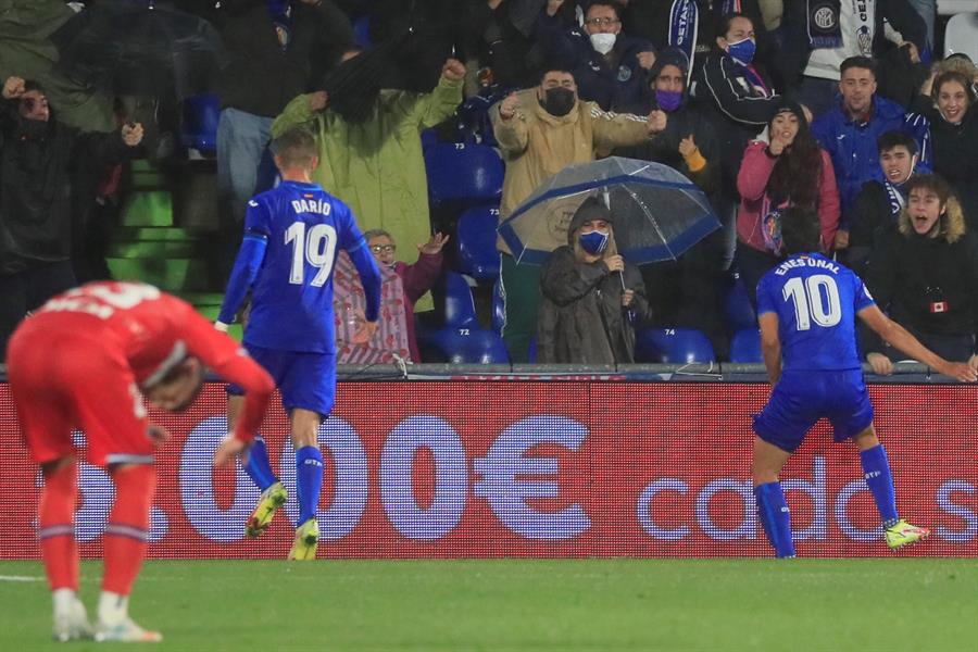 Enes Unal celebra uno de sus goles vs el Espanyol