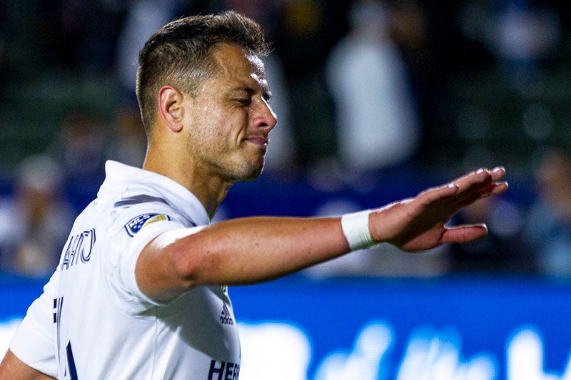 El delantero mexicano en un partido del Galaxy